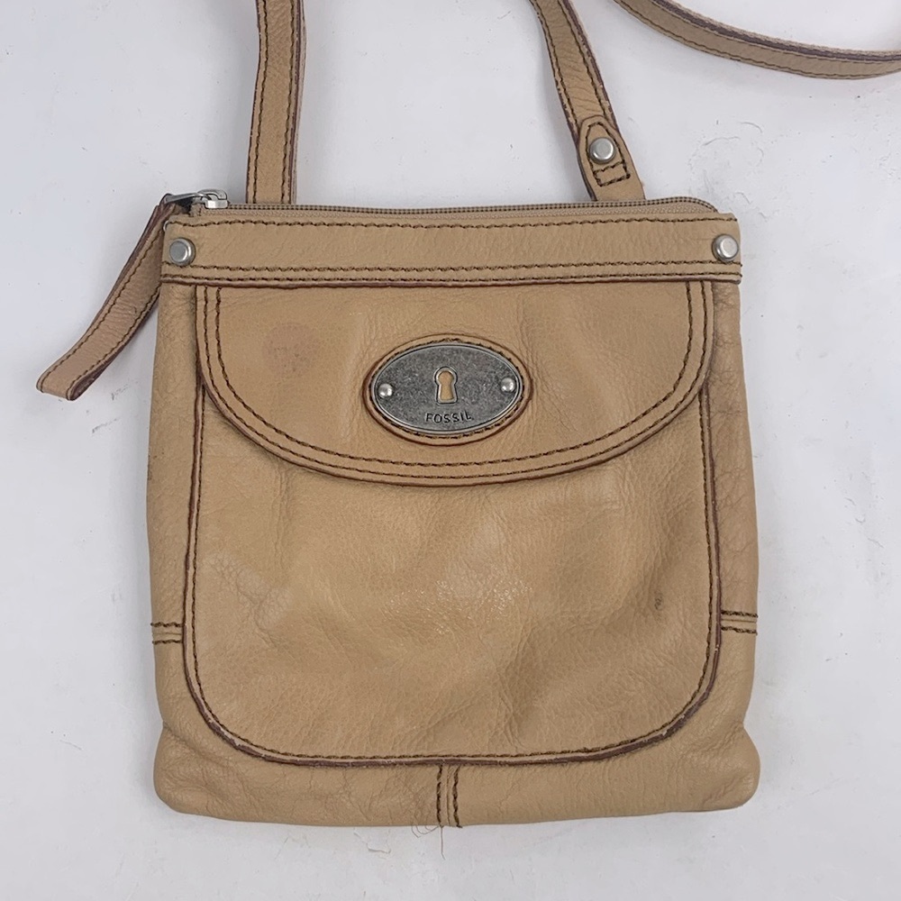 Vintage Fossil Camel leather crossbody bag purse Silver Logo Lined Pockets